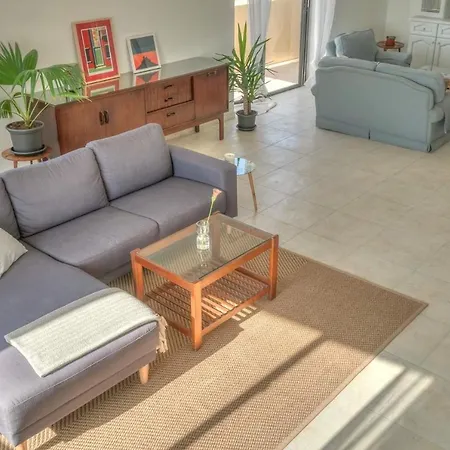 Double Bedroom With Ensuite In Spacious Corner Birkirkara