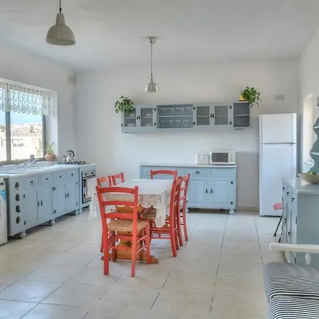 Double Bedroom With Ensuite In Spacious Corner * Birkirkara