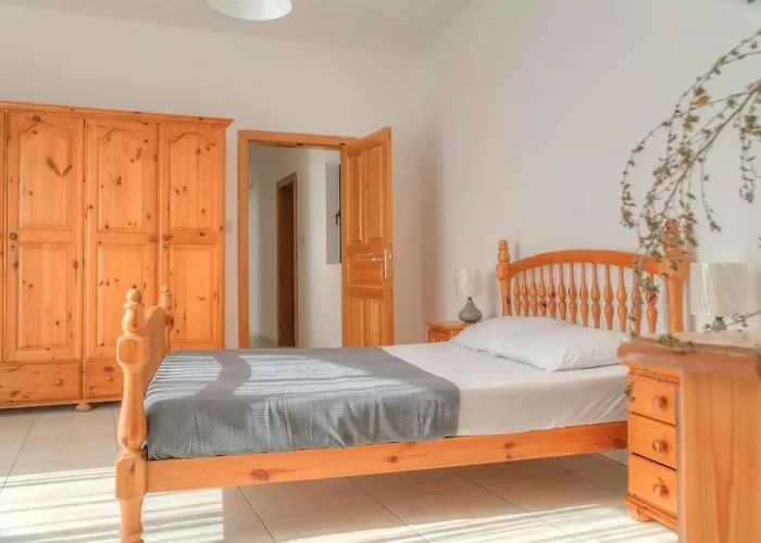 Double Bedroom With Ensuite In Spacious Corner 홈스테이 비르키르카라