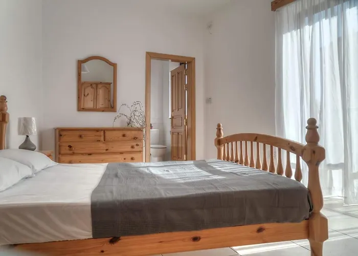 Double Bedroom With Ensuite In Spacious Corner 홈스테이 *