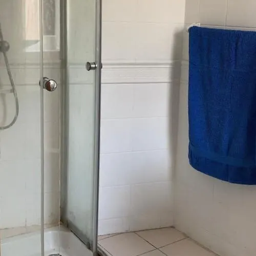 홈스테이 Double Bedroom With Ensuite In Spacious Corner *