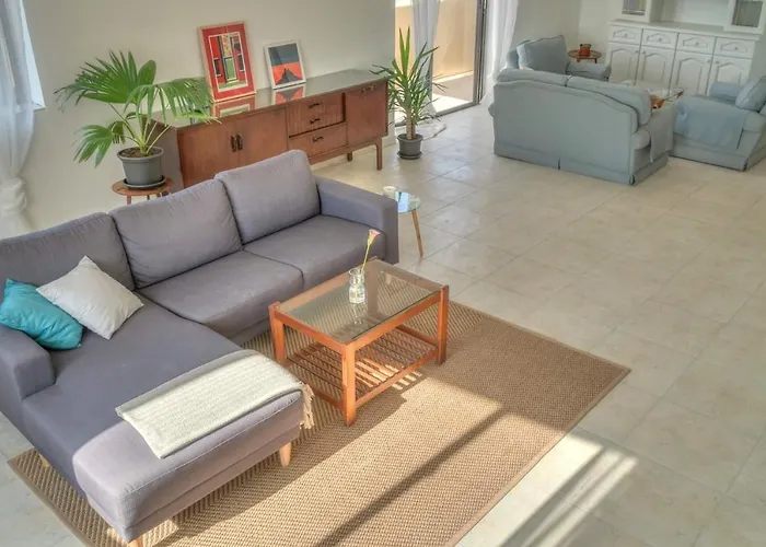 Double Bedroom With Ensuite In Spacious Corner 비르키르카라