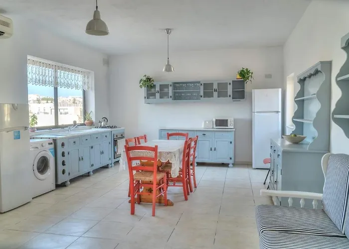 Double Bedroom With Ensuite In Spacious Corner * 비르키르카라